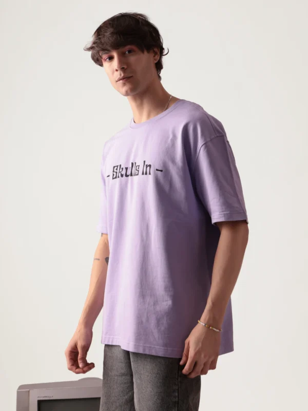 skulls in oversized tshirt 01